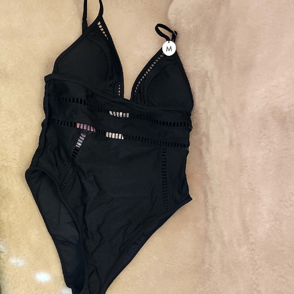 FOREVER 21 High Leg Cheeky One Piece Swimsuit